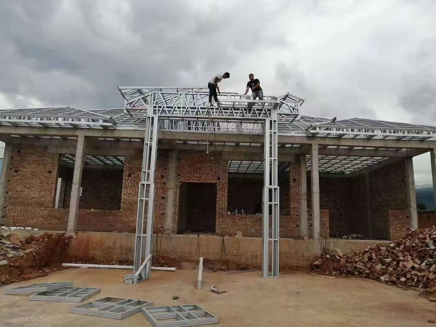 邯郸曲周县砖混结构改轻钢屋顶项目
