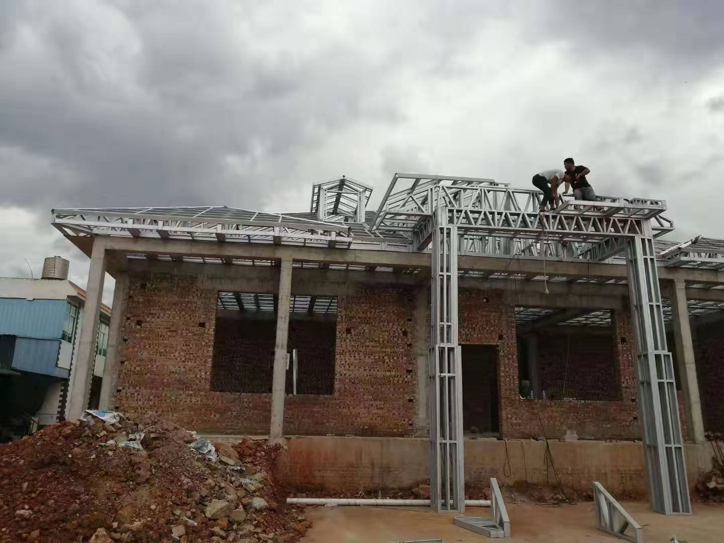 邯郸曲周县砖混结构改轻钢屋顶项目